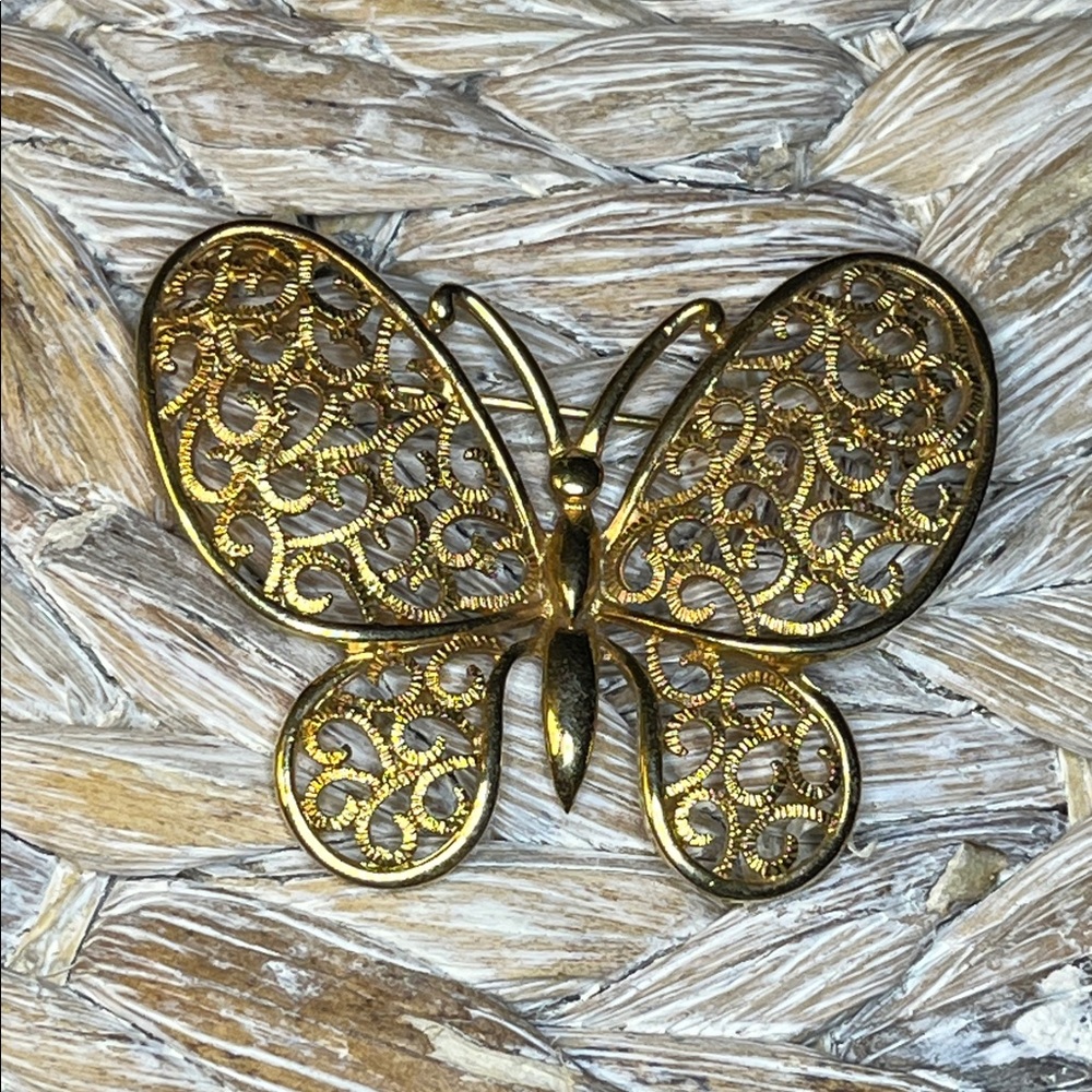 Vintage Gold Tone Filigree Butterfly Brooch‎